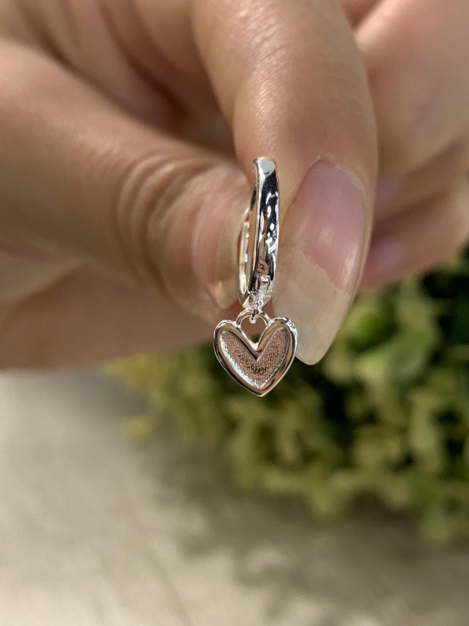 WhatsApp Image 2026-03-02 at 12.52.08 (1) Aros plata huggie corazon - Imagen 2