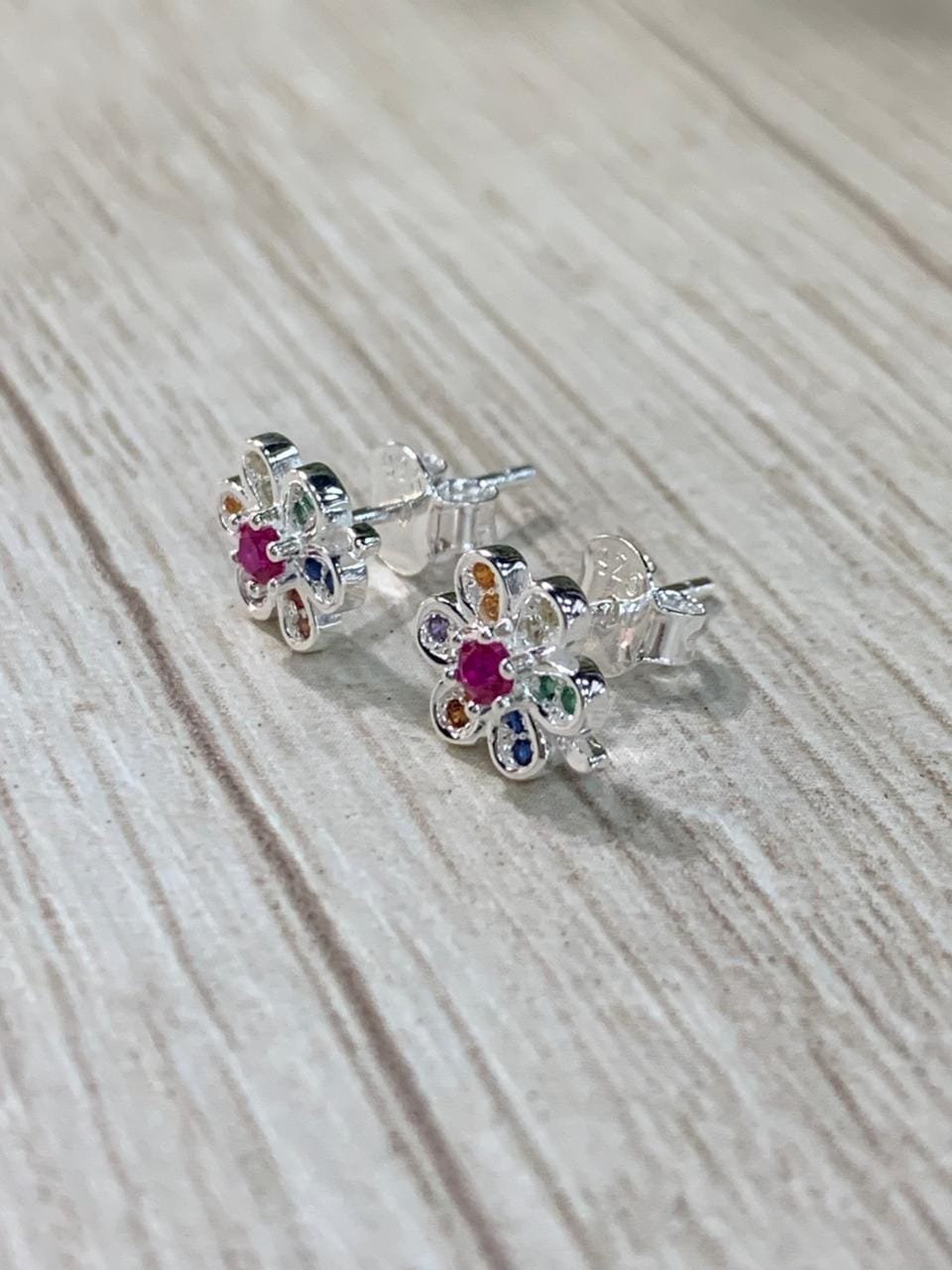 WhatsApp Image 2026-03-02 at 12.52.09 Conjunto plata flor circones multicolor - Imagen 2