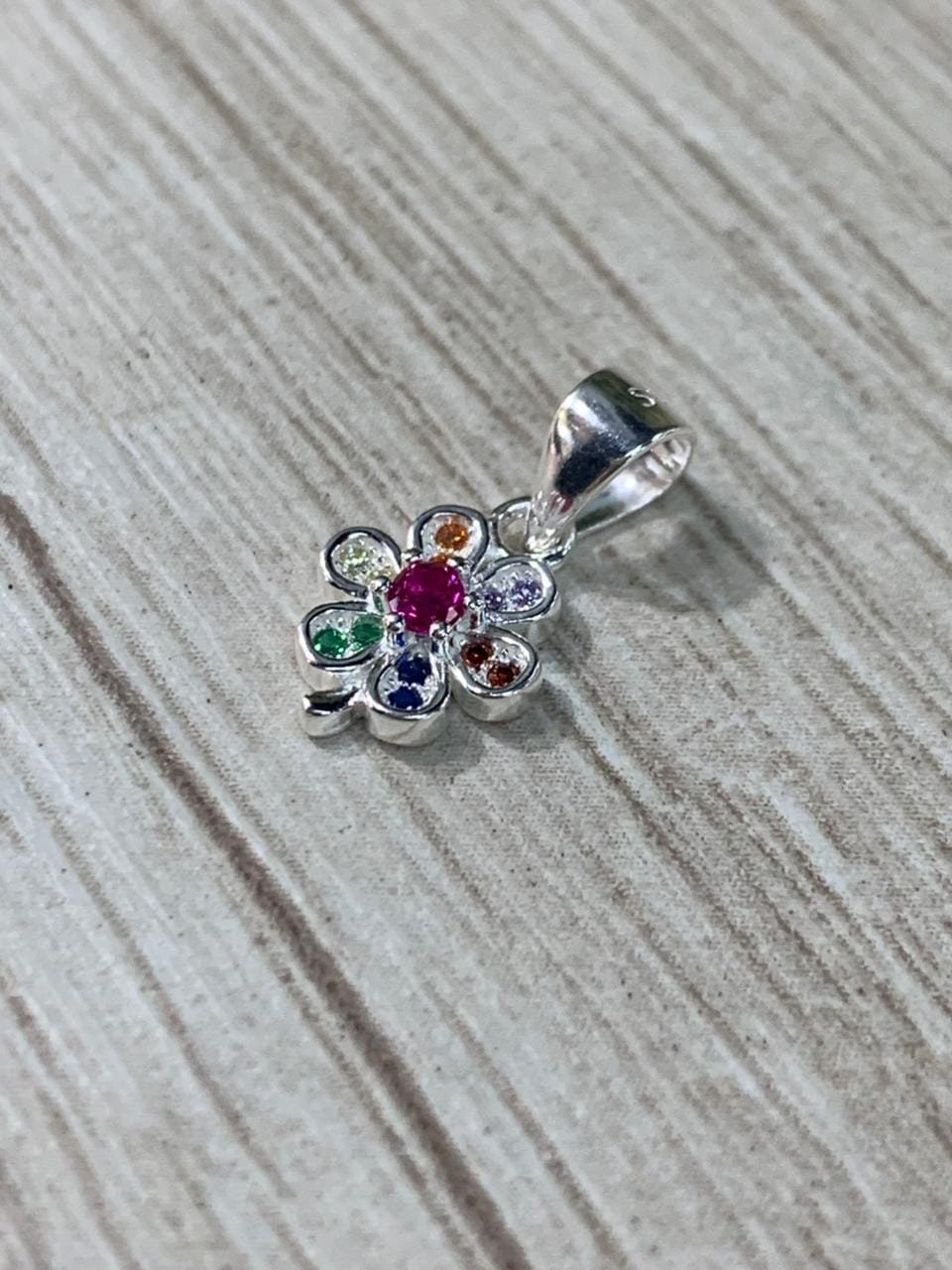 WhatsApp Image 2026-03-02 at 12.52.10 (1) Conjunto plata flor circones multicolor - Imagen 3