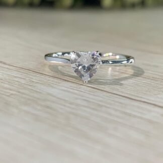 Anillo plata solitario corazon circon N15