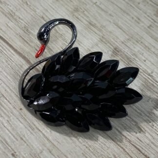 Prendedor cisne negro pico rojo esmaltado