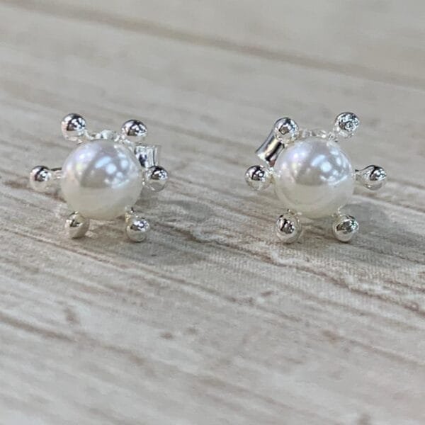 Aros plata perla casquillo 4 mm