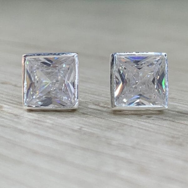 Aros plata circon caja cuadrada