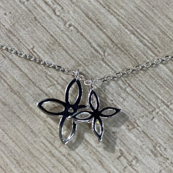 Collar plata flores circones