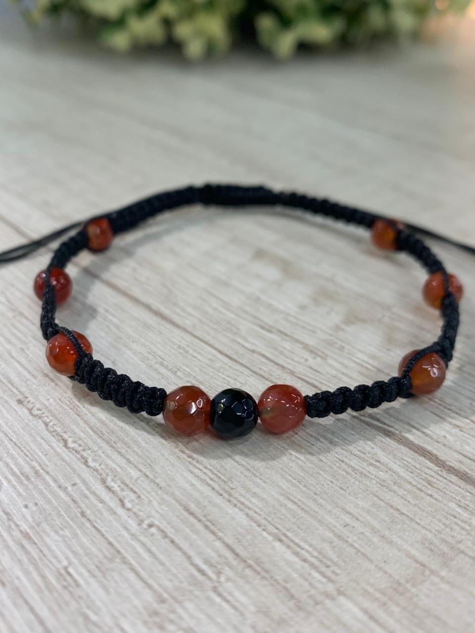WhatsApp Image 2026-03-27 at 17.46.01 Pulsera macrame negra agatas anaranjadas - Imagen 1