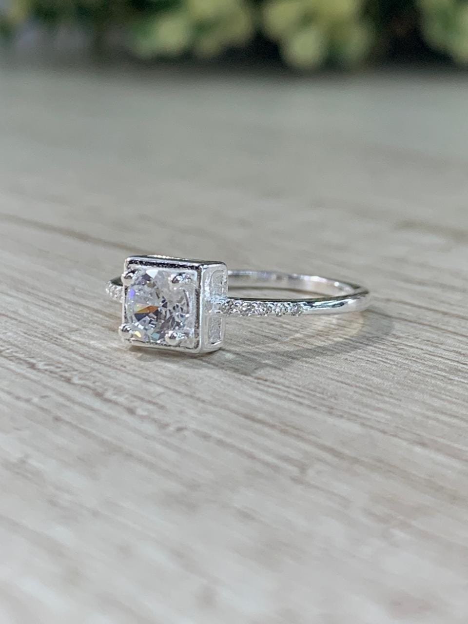 WhatsApp Image 2026-03-27 at 17.46.11 (1) Anillo plata solitario circon cajon cuadrado 4 grifas N15 - Imagen 2