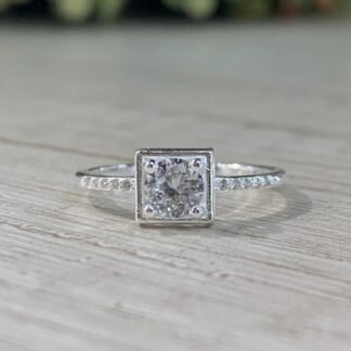 Anillo plata solitario circon cajon cuadrado 4 grifas N11