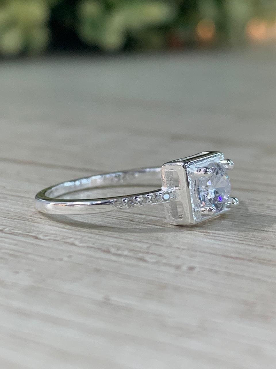 WhatsApp Image 2026-03-27 at 17.46.12 Anillo plata solitario circon cajon cuadrado 4 grifas N11 - Imagen 3