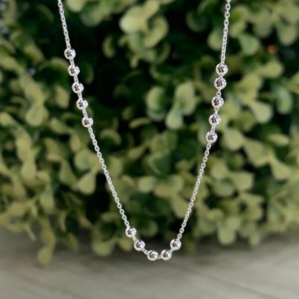 Cadena plata tradicional 5 pelotitas 50 cm