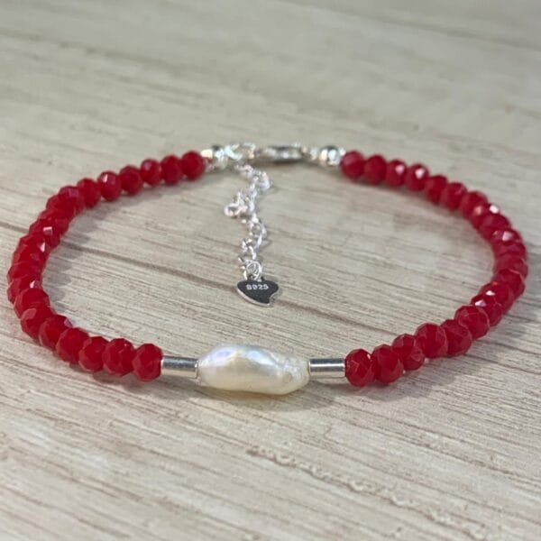 Pulsera plata cristales rojos perla de rio