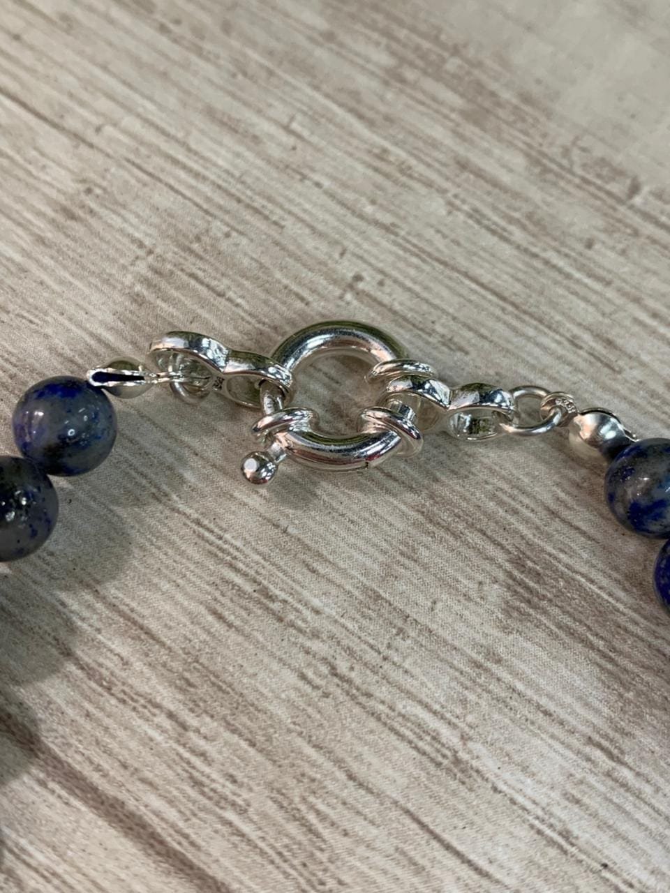 WhatsApp Image 2026-04-09 at 12.03.37 (1) Pulsera plata lapislazuli broche timon esferas 18 cm - Imagen 3