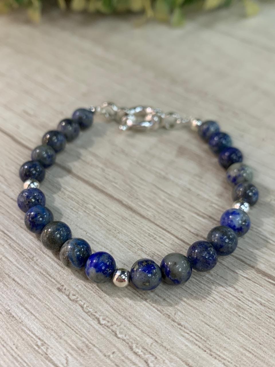 WhatsApp Image 2026-04-09 at 12.03.37 Pulsera plata lapislazuli broche timon esferas 18 cm - Imagen 2