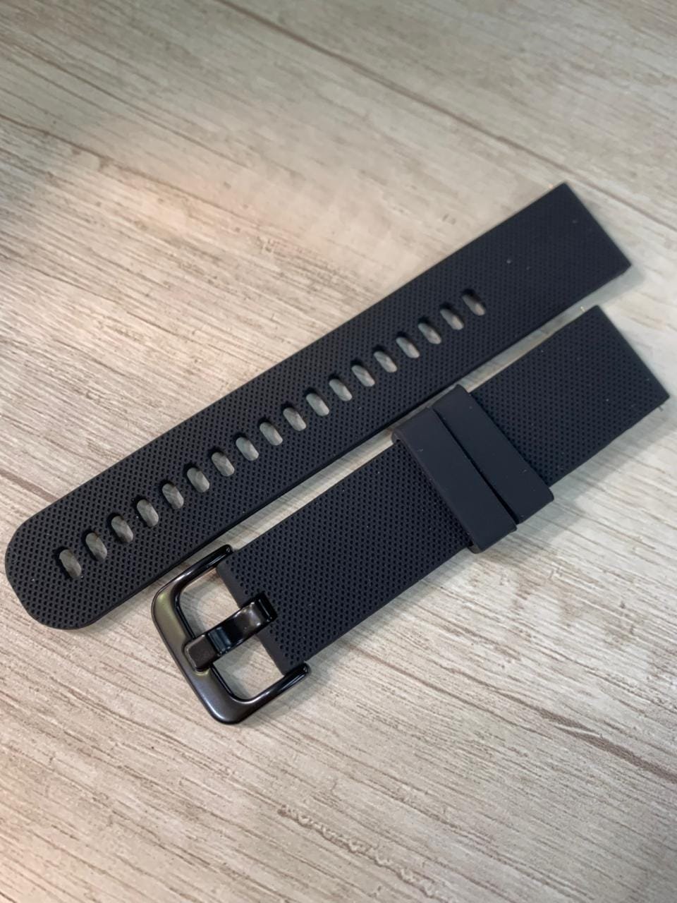 WhatsApp Image 2026-04-13 at 15.16.59 Correa resina negra rugosa 20 mm - Imagen 1