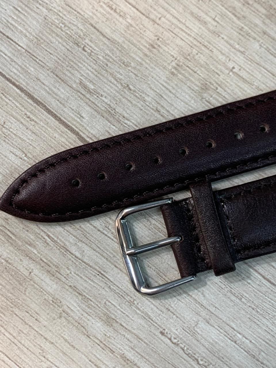 WhatsApp Image 2026-04-13 at 15.17.01 (1) Correa de ecocuero café oscuro 20 mm - Imagen 2