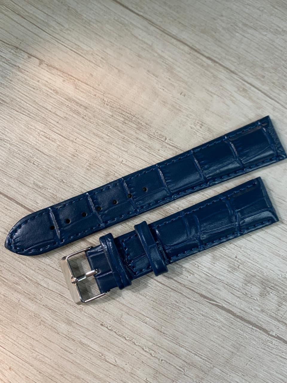 WhatsApp Image 2026-04-13 at 15.17.06 Correa de ecocuero azul cocodrilo 20 XL mm - Imagen 1
