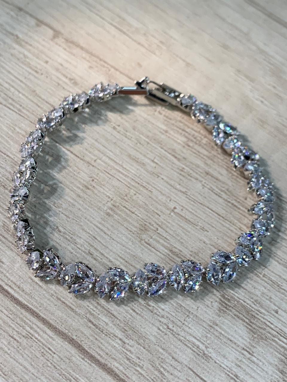 WhatsApp Image 2026-04-13 at 15.17.11 Pulsera fantasia fina fiesta circones - Imagen 1