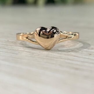 Anillo oro 18 K juvenil corazon liso 1,2 gr
