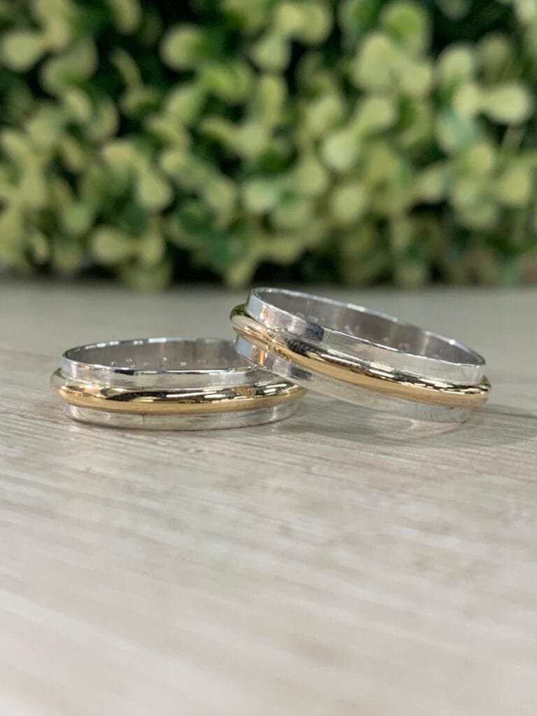 Par de anillos de matrimonio bicolor plata y oro 18k 5 mm