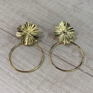 Aros flor argolla baño en oro