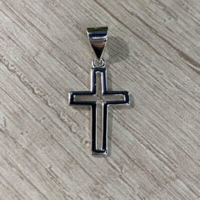 Colgante plata cruz calada lisa