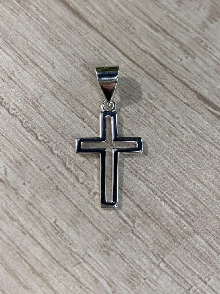 Colgante plata cruz calada lisa