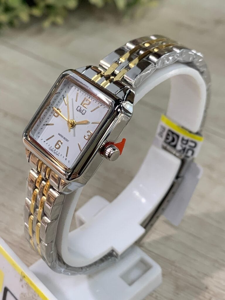 Reloj Q&Q Q28C-001 Dama Metal