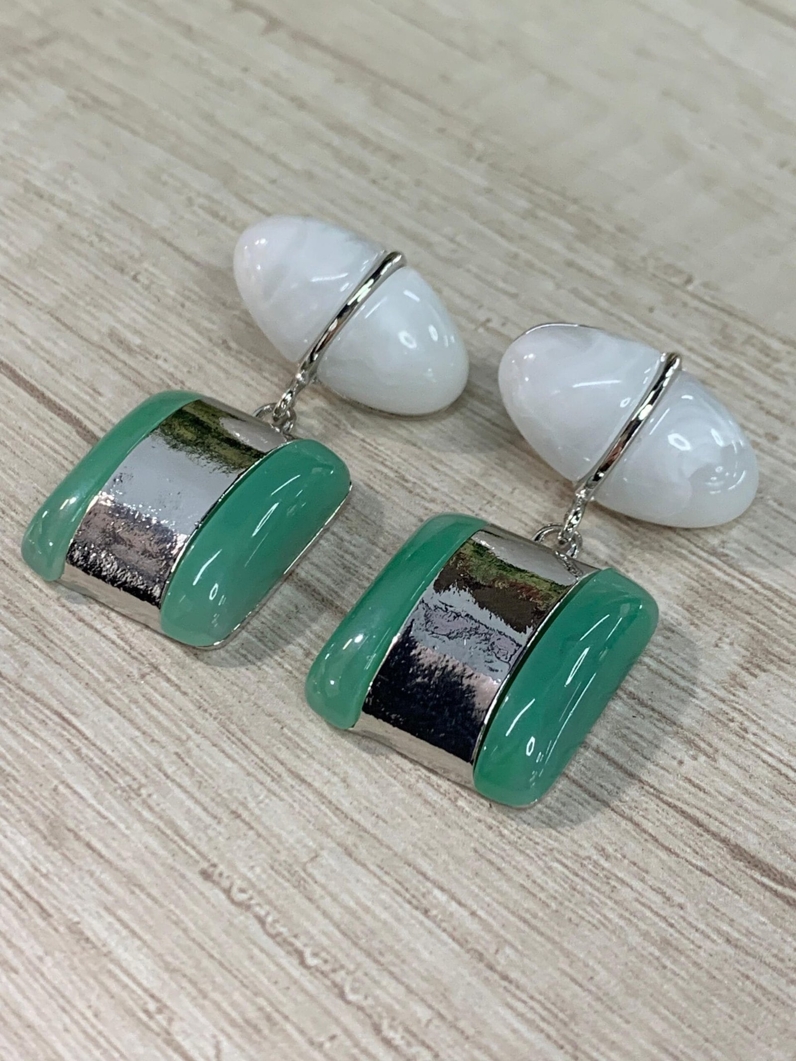 Aros resina plateados marmoleado blanco verde