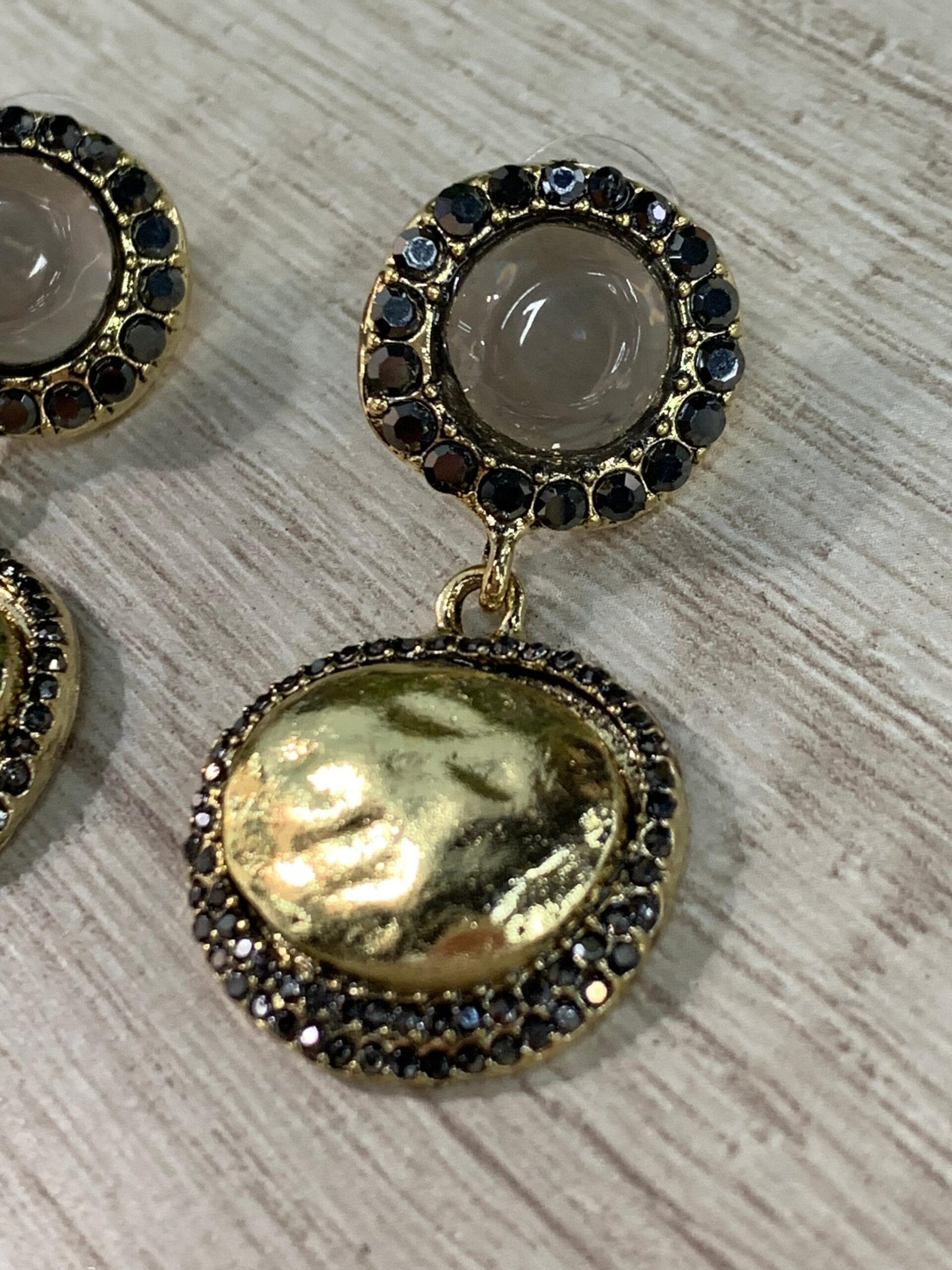 Aros dorados colgantes vintage circones - Imagen 2