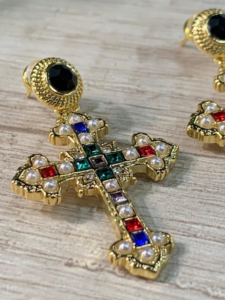 Aros cruz gotico multicolor baño oro