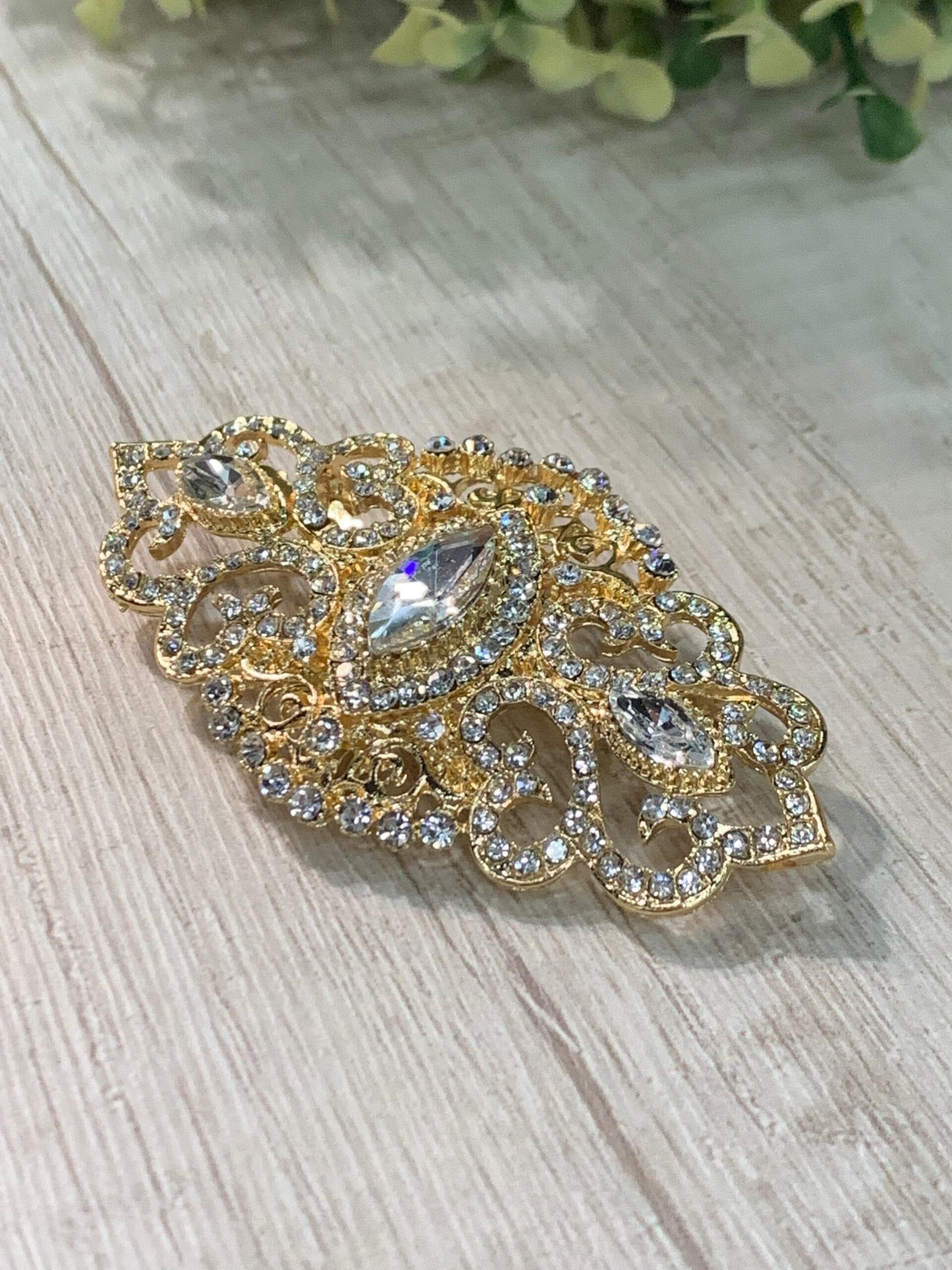 Prendedor vintage blanco dorado alargado - Imagen 4
