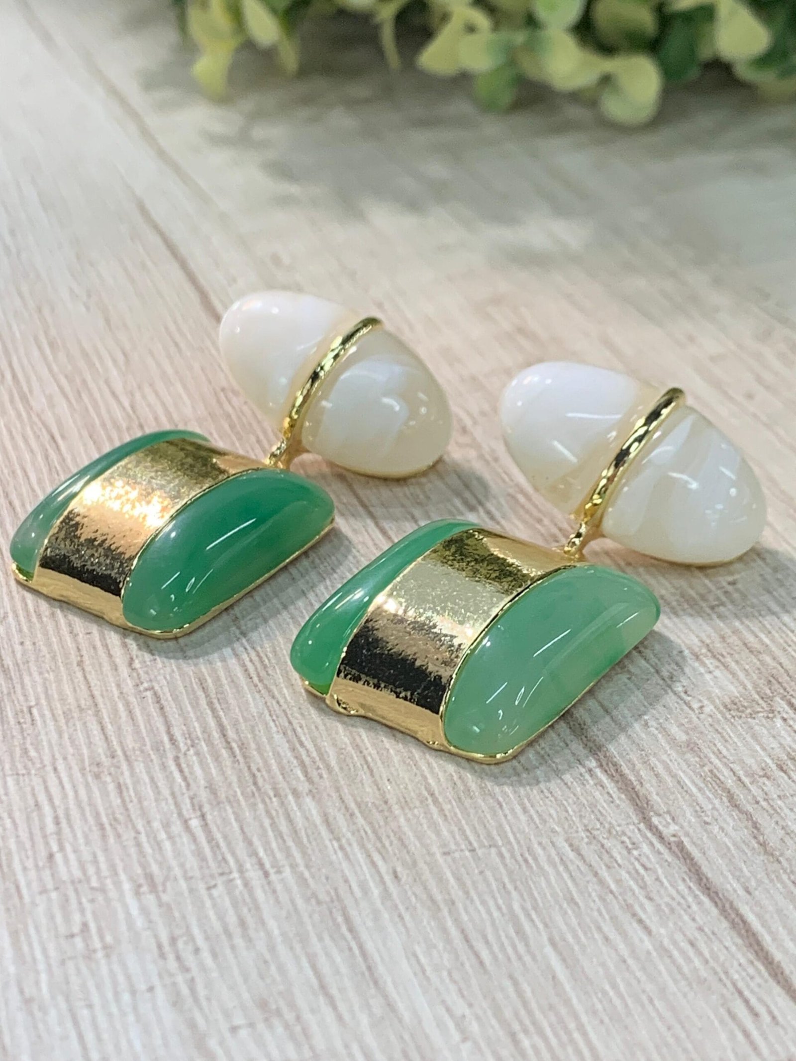 Aros resina dorados marmoleado blanco verde - Imagen 2