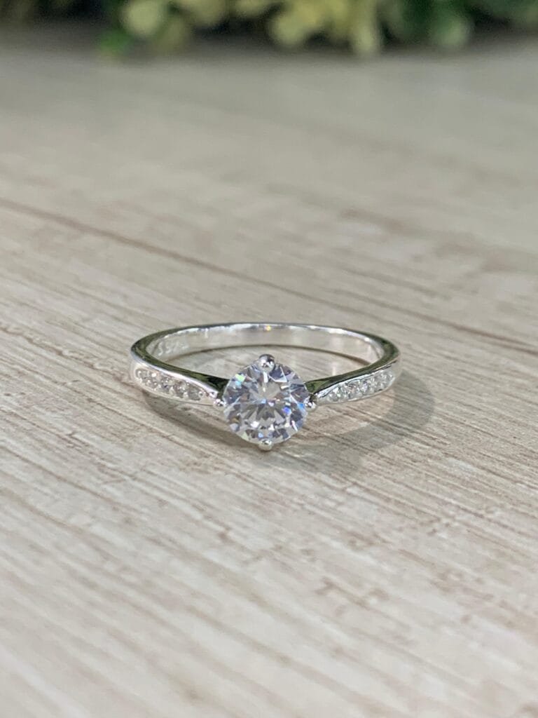 Anillo plata solitario microcircones N 19