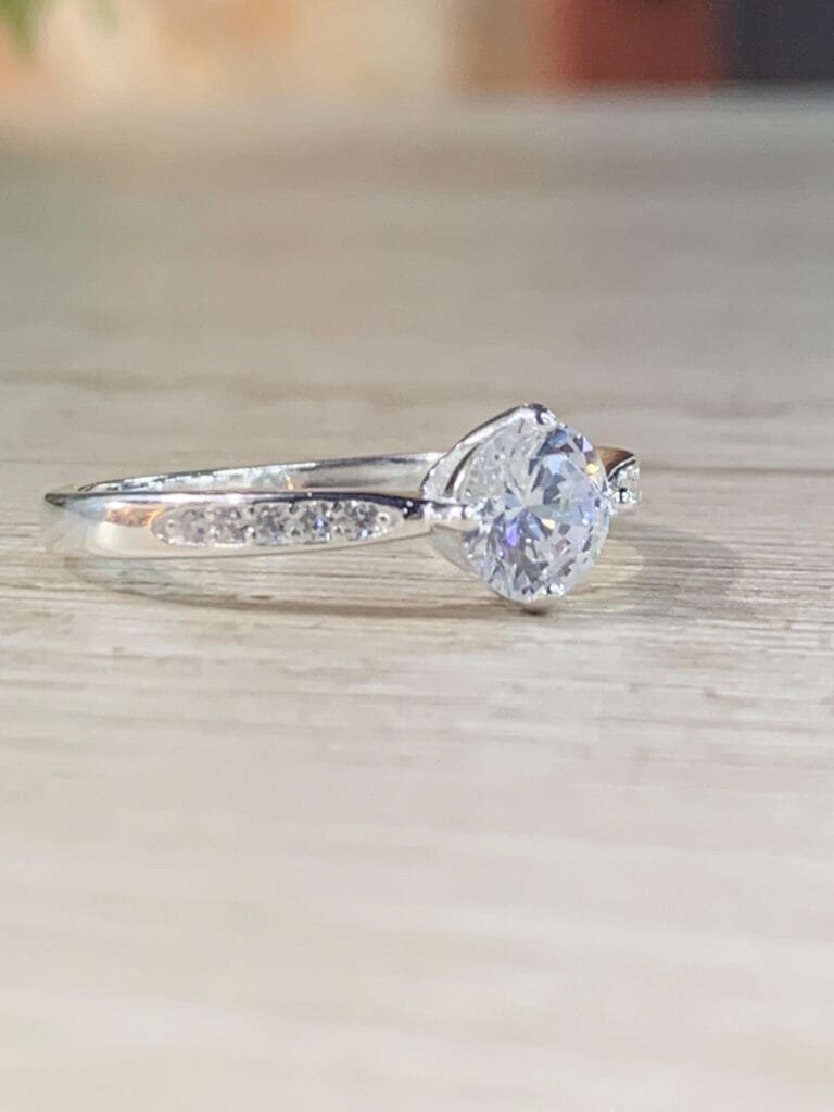 Anillo plata solitario microcircones N 19