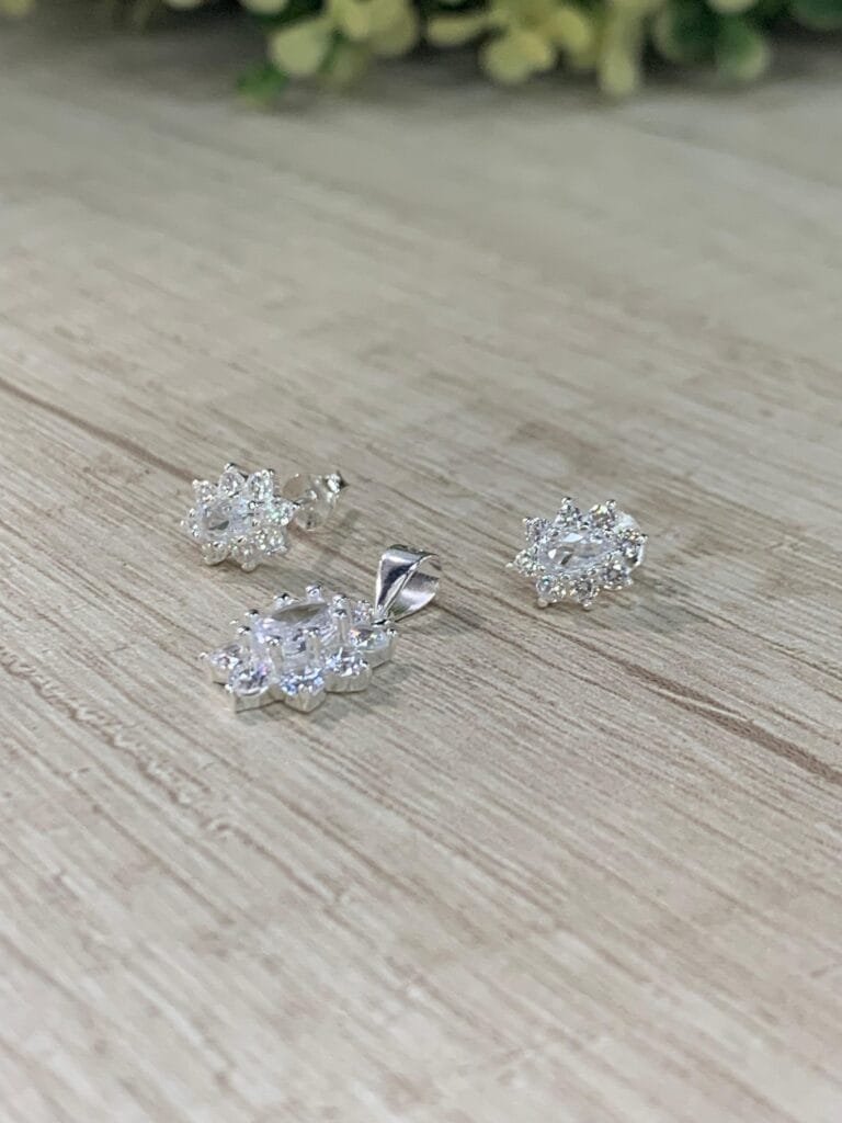 Conjunto plata flor circones