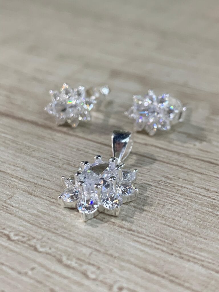 Conjunto plata flor circones