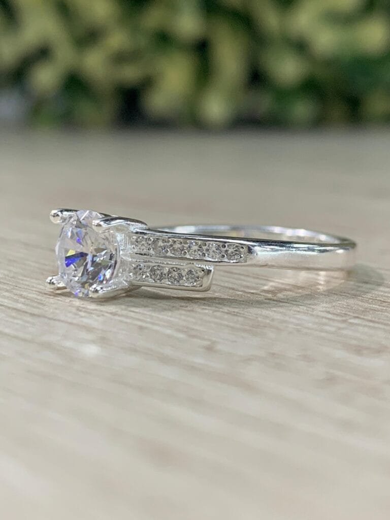Anillo plata solitario desigual N 19