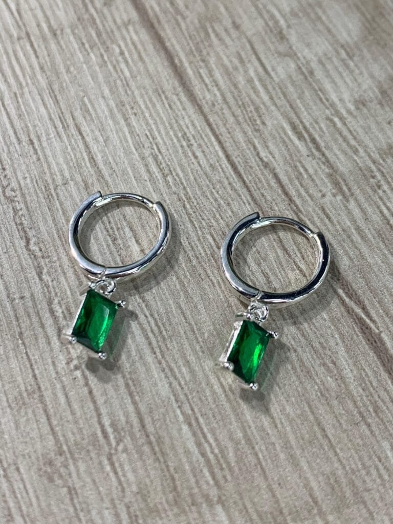 Aros plata huggies circon verde