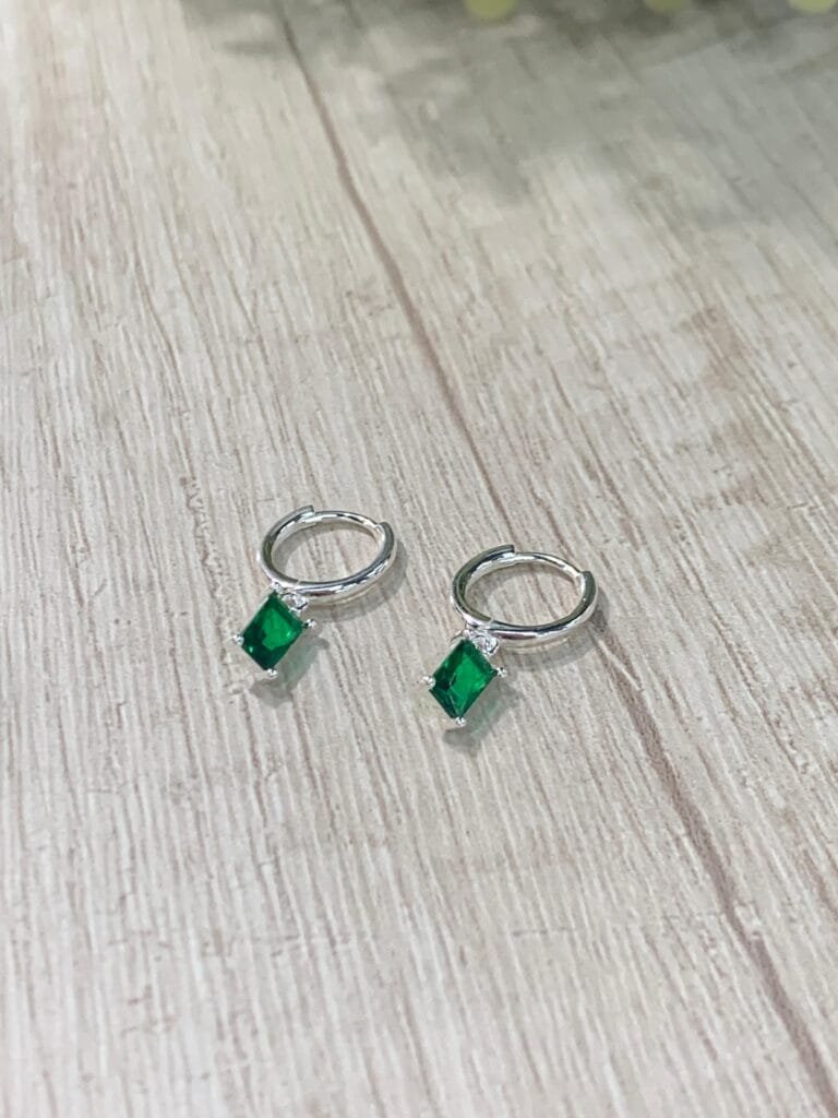 Aros plata huggies circon verde