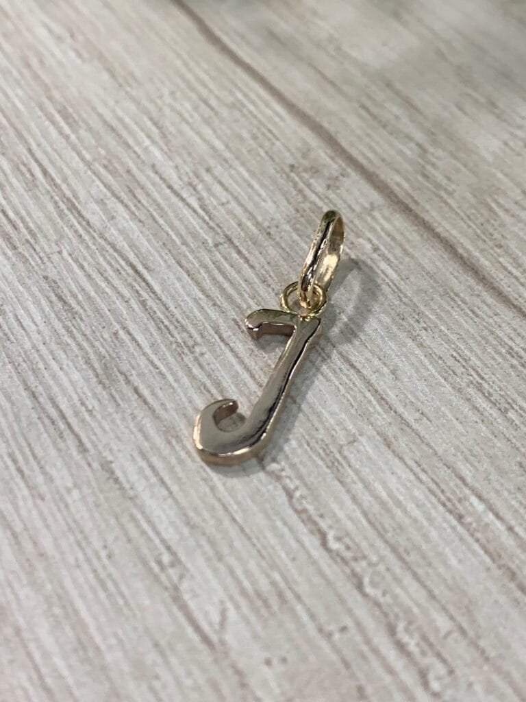 Colgante oro 18k letra J