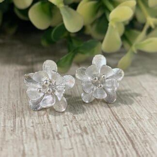 Aros plata Flor satinada pistilos