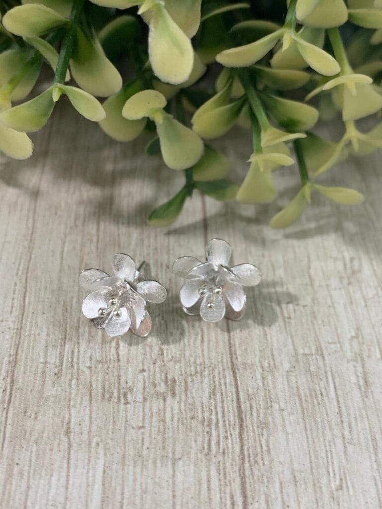 Aros plata Flor satinada pistilos